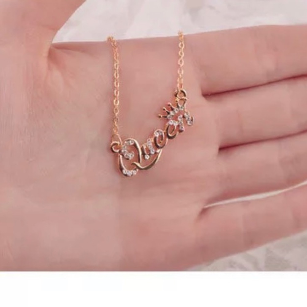 Queen Crown Necklace🤷‍♀️